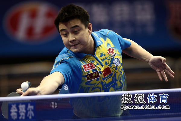 英格兰队完胜波兰队，王皓点燃赛场