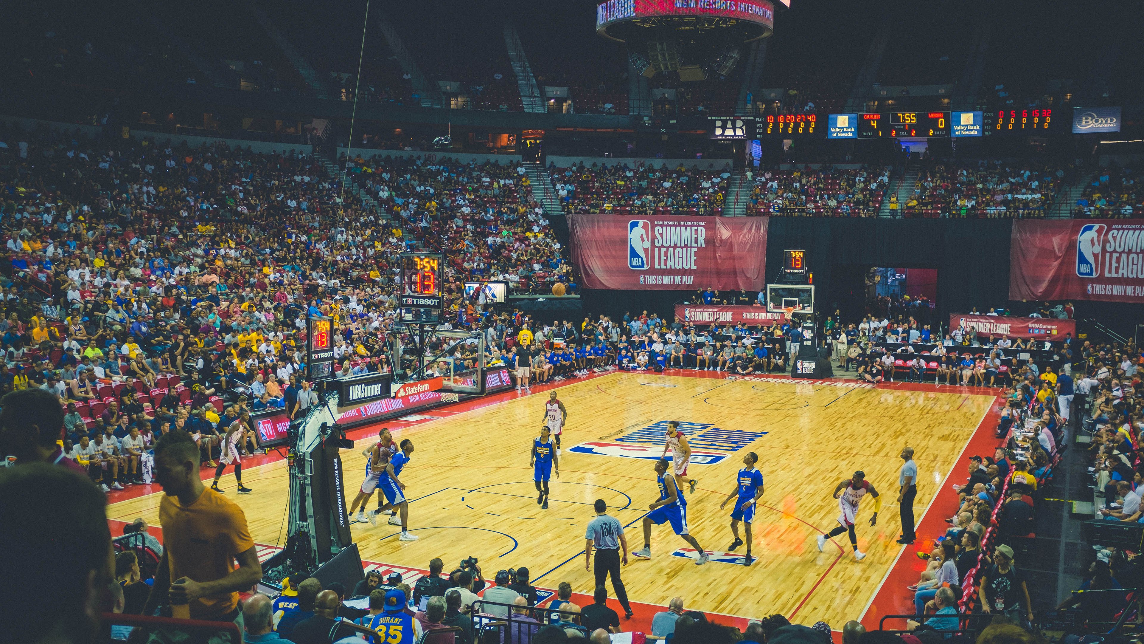 世界杯2026-当布克接管比赛，公牛用黄蜂的鲜血写下季后赛生存法则