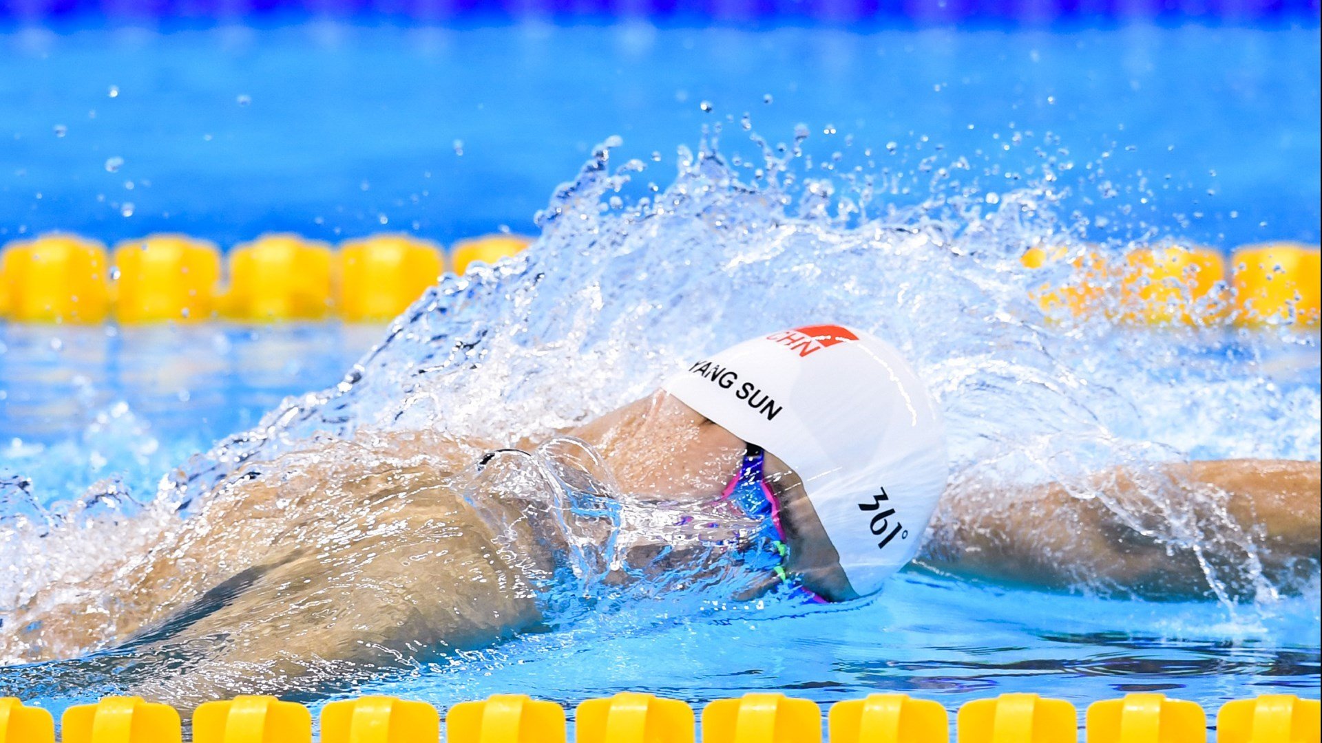 爱游戏在线-阿坎吉，从曼城弃子到巴萨梦魇，一记头槌提前终结世纪悬念