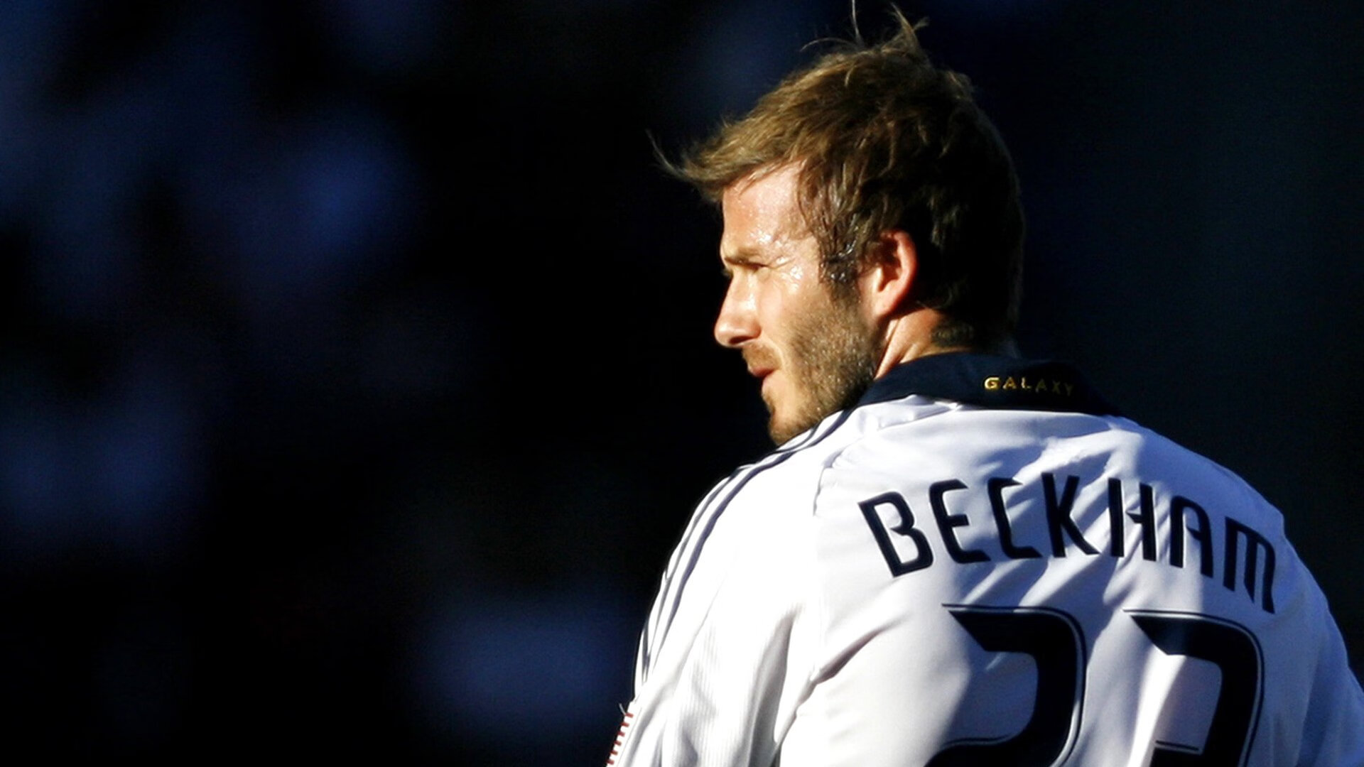 孤星破夜，詹姆斯如何以胜负手之姿定义季后赛的终极法则